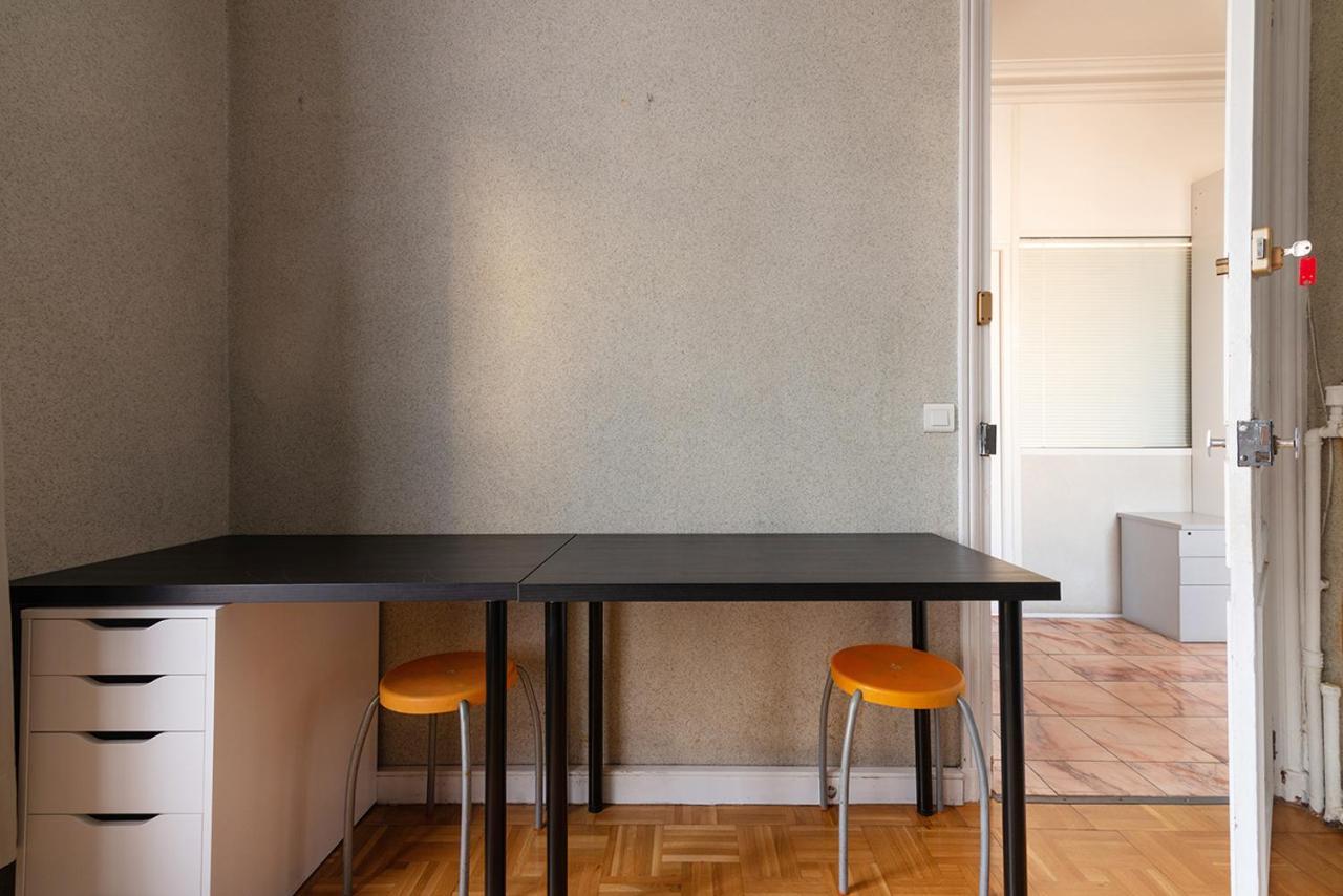 Cameleon Paris Guesthouse Pantin Eksteriør bilde